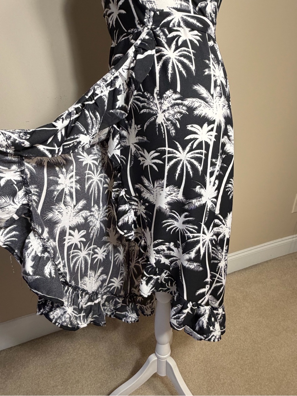 Blue Rain Black & White Palm Print Wrap Maxi Dress Size Medium NWOT - Picture 5 of 12